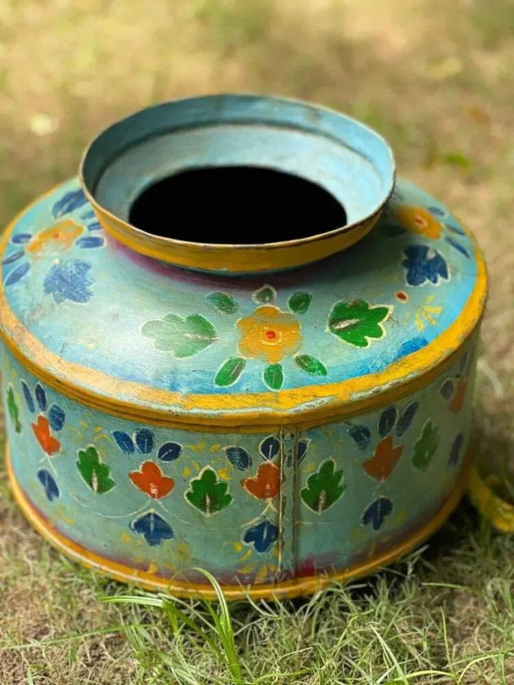 Nagapattinam Vintage Indian hand painted water pot - Purana Darwaza