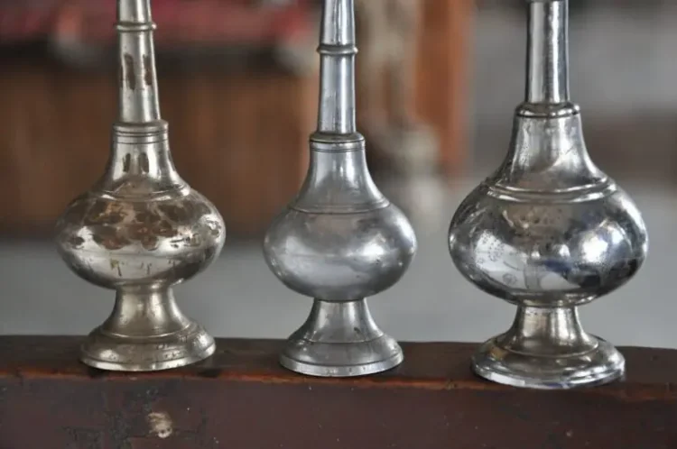 Timeless Elegance: Vintage Brass Handcrafted Rose Water Sprinklers/Bottles - Purana Darwaza