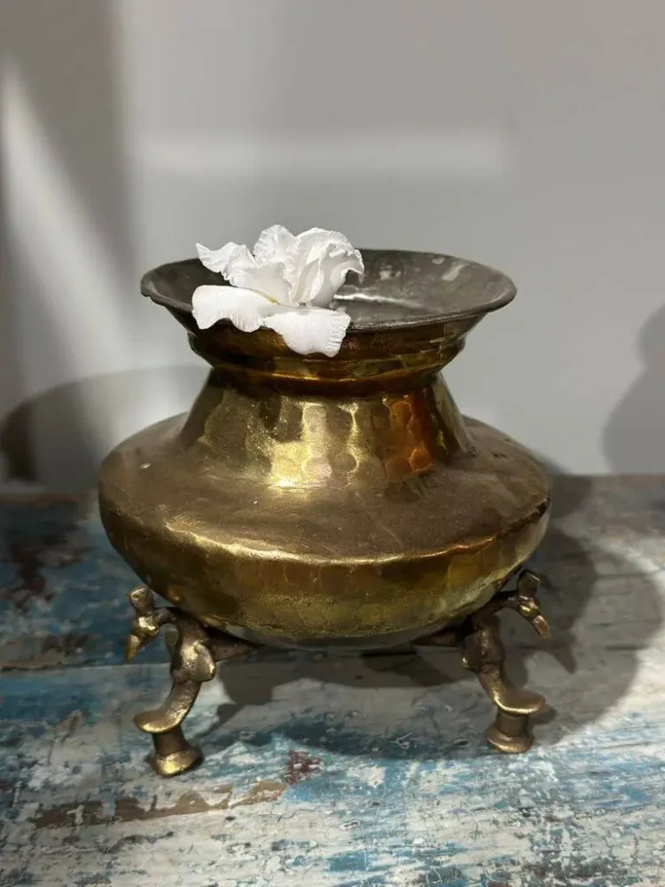 Pauri Vintage Brass Flower Pot - Purana Darwaza