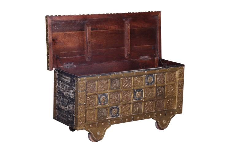 Verona Wooden coffee table trunk box - Purana Darwaza