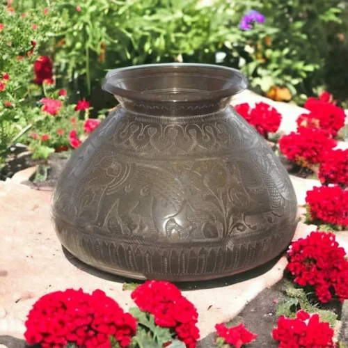 Jhilmil Vintage Brass Flower Pot