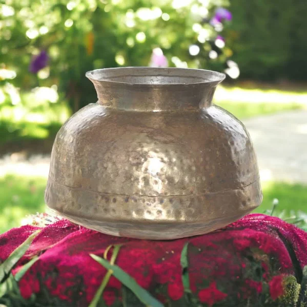 Suhan Vintage Brass Pot
