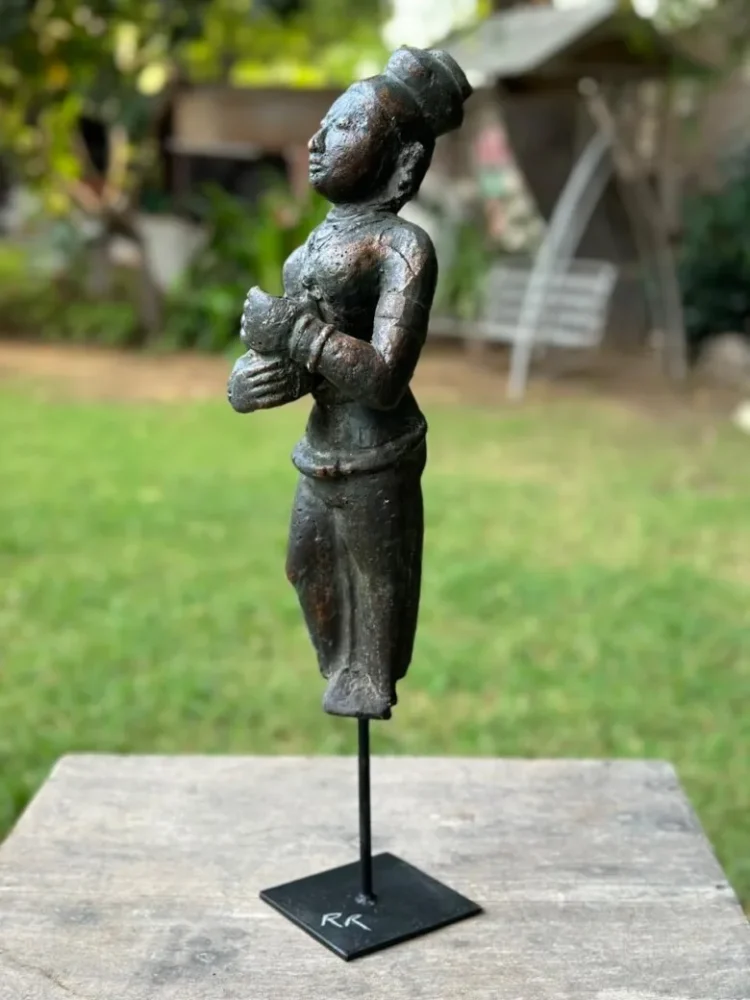 Surma Statue of a Woman - Purana Darwaza