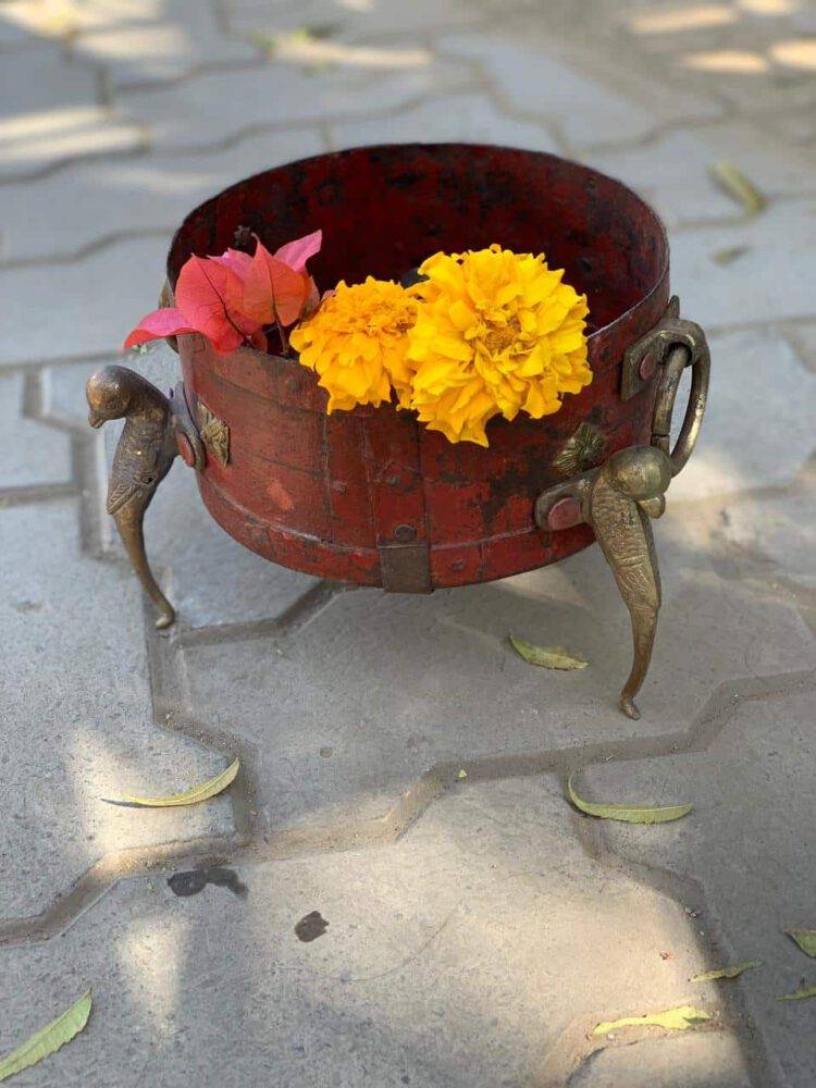Vintage Red Iron and Brass Planter - Purana Darwaza
