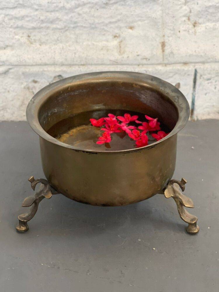 Mor Vintage Brass Planter Pot - Purana Darwaza