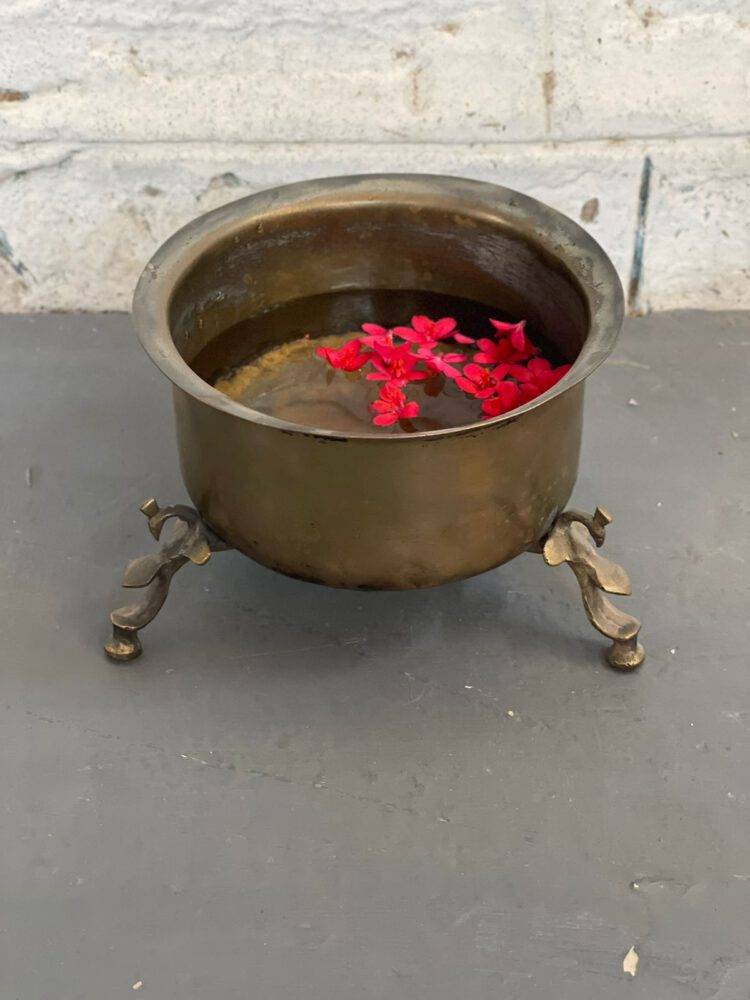 Mor Vintage Brass Planter Pot - Purana Darwaza