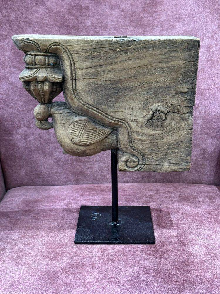Nature's Flight: Vintage Bird Wooden Statue on Iron Stand - Purana Darwaza