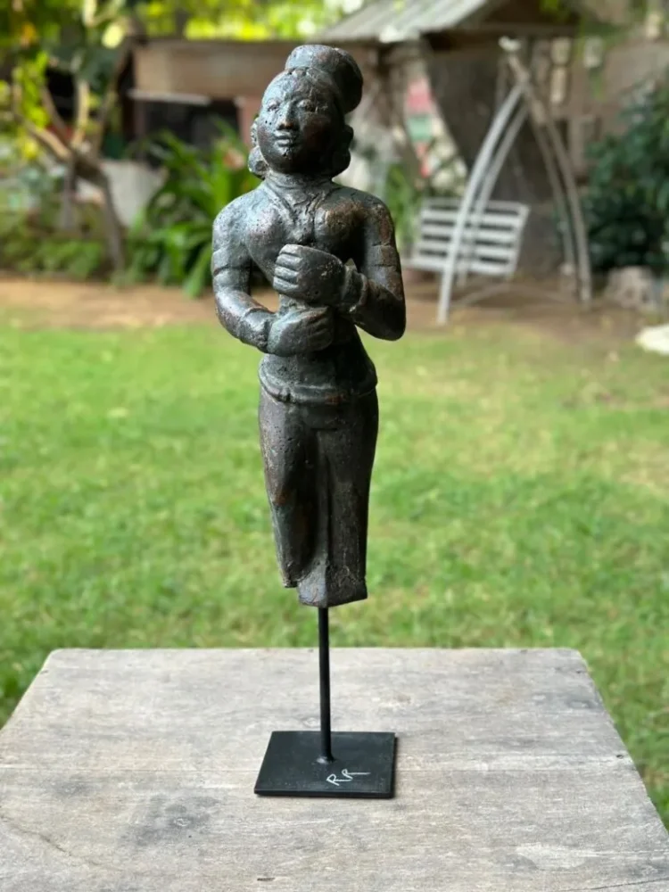 Surma Statue of a Woman - Purana Darwaza