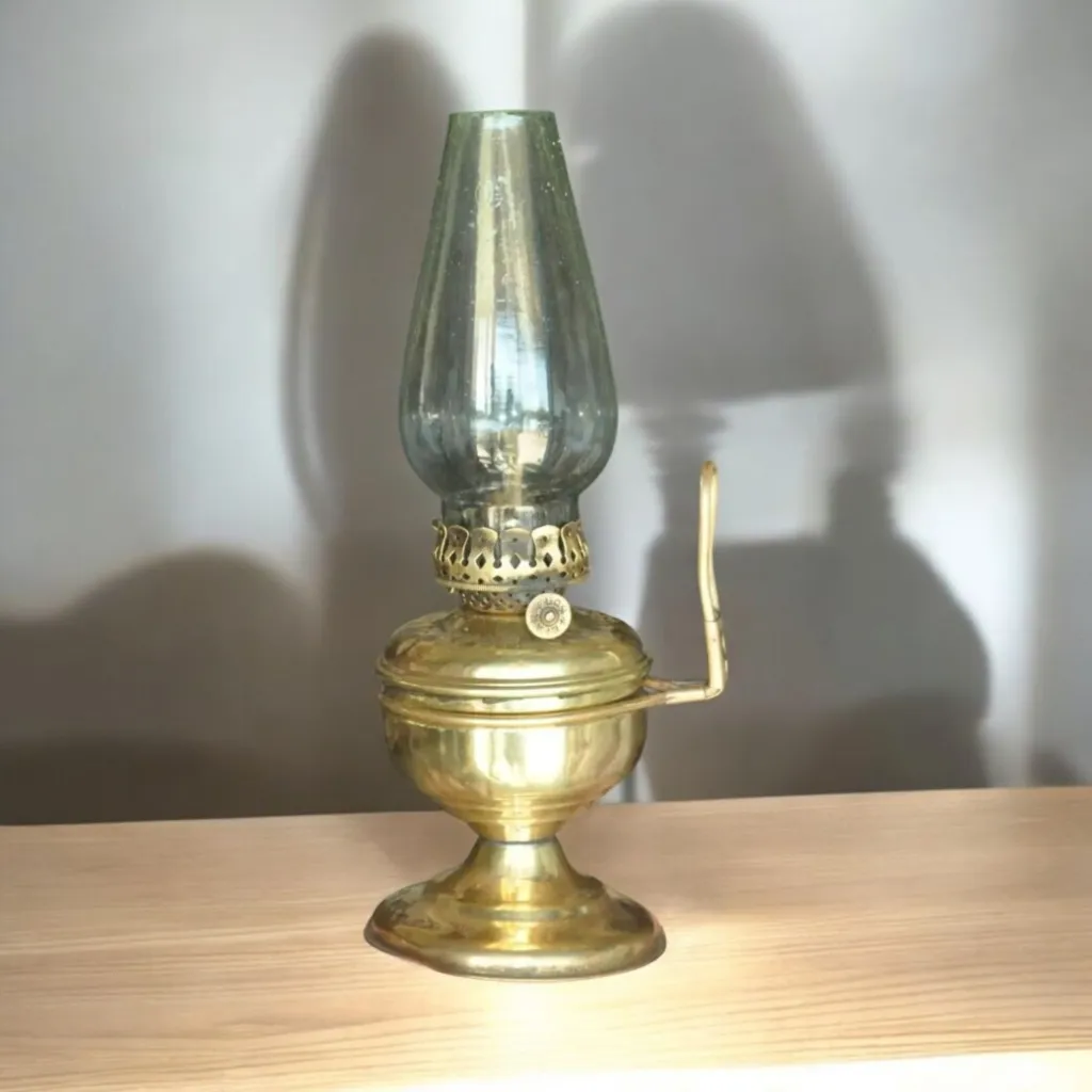 Simla Vintage Brass Kerosene Lamp